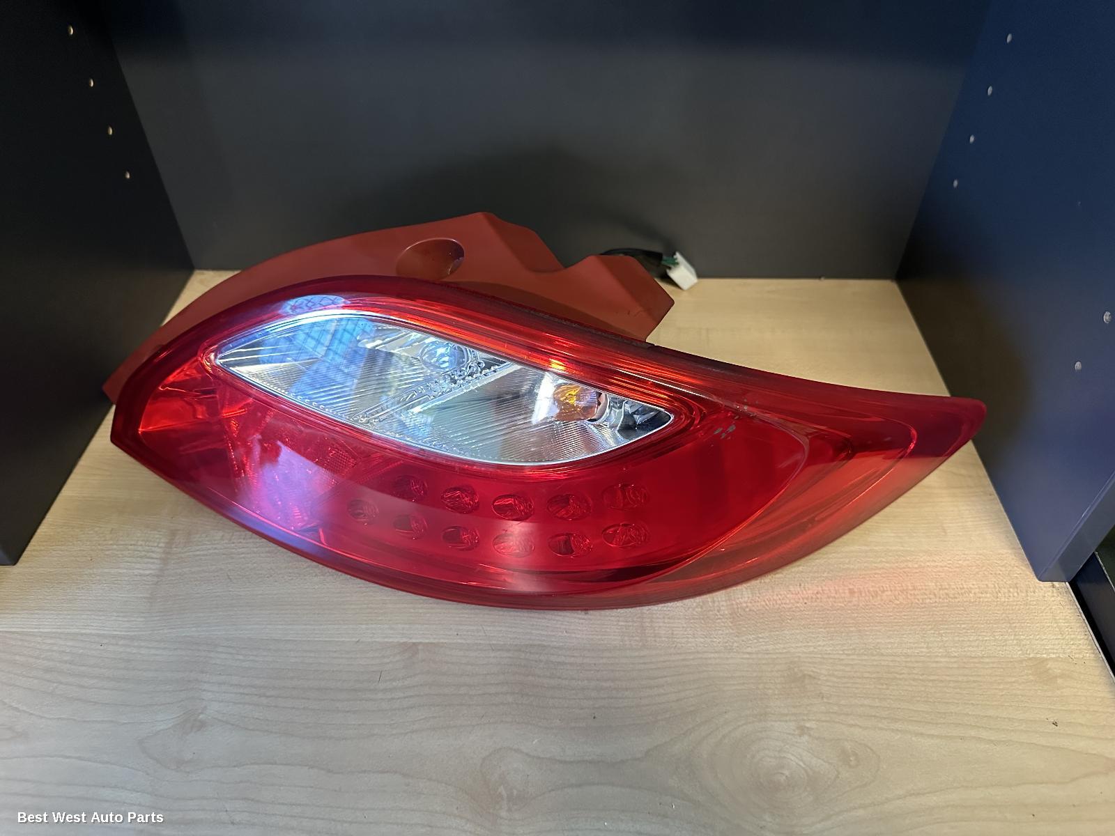 2012 MAZDA 2 Right Taillight