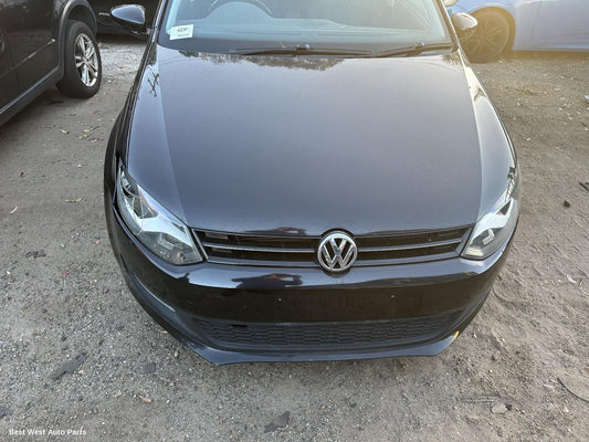 2013 VOLKSWAGEN POLO Grille