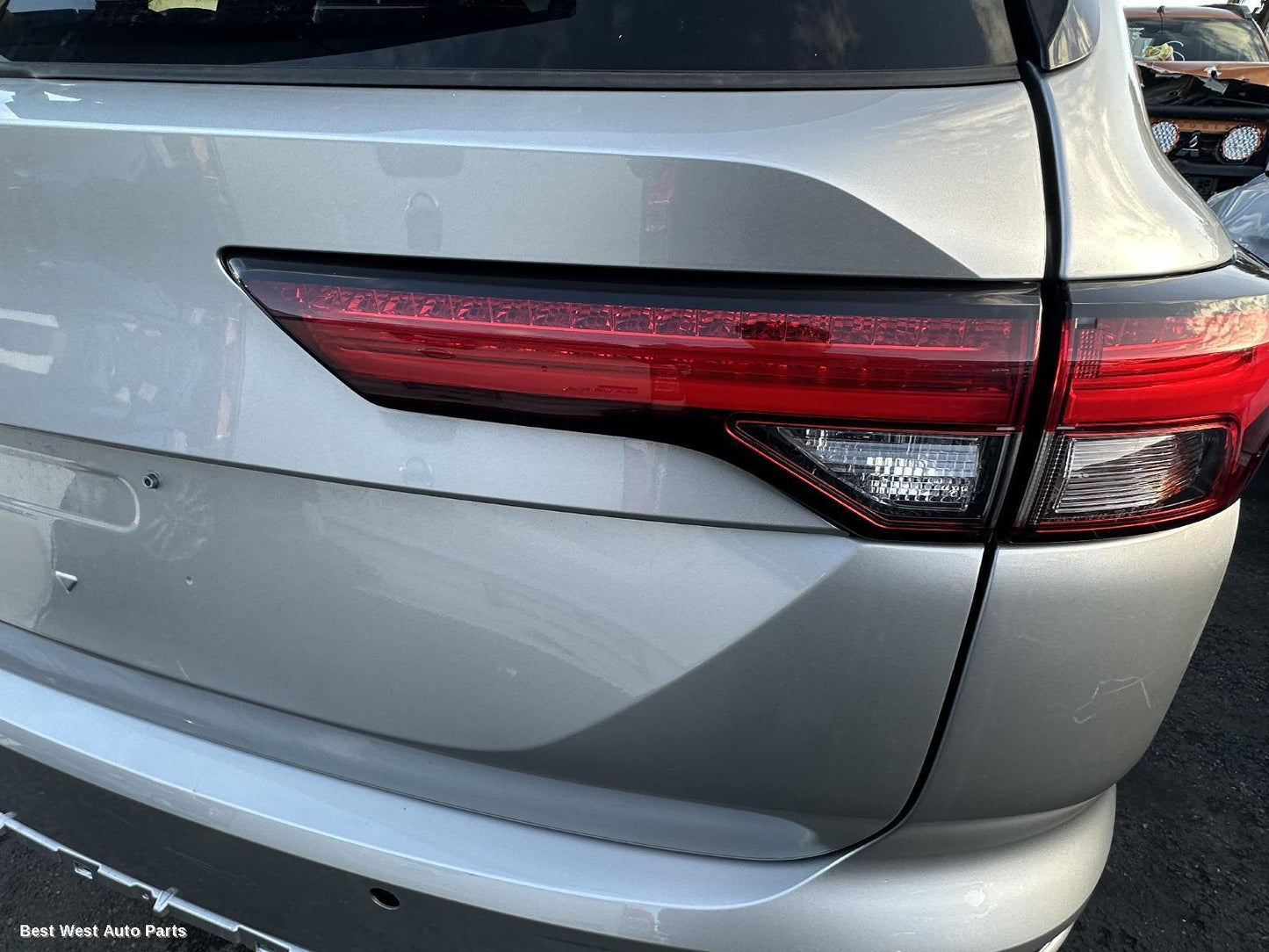 2023 MITSUBISHI OUTLANDER Rear Garnish