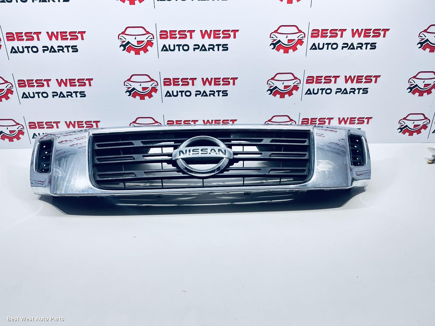 2018 NISSAN NAVARA Grille