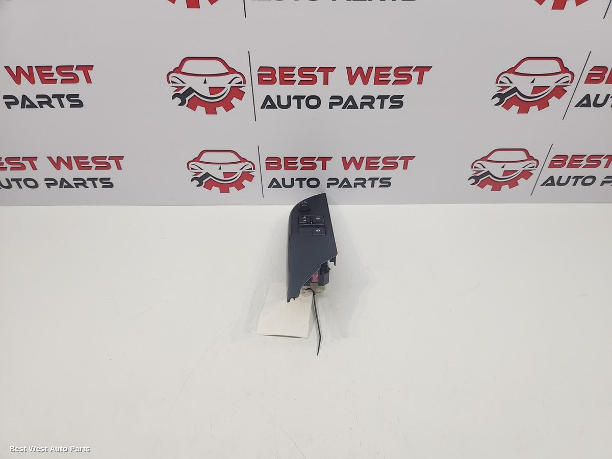 2018 TOYOTA HILUX Pwr Dr Wind Switch