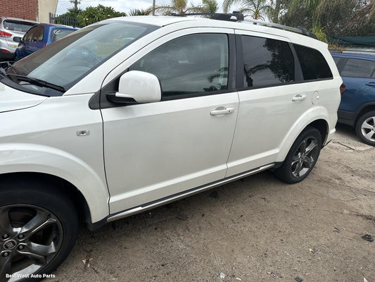 2015 FIAT FREEMONT Left Front Door