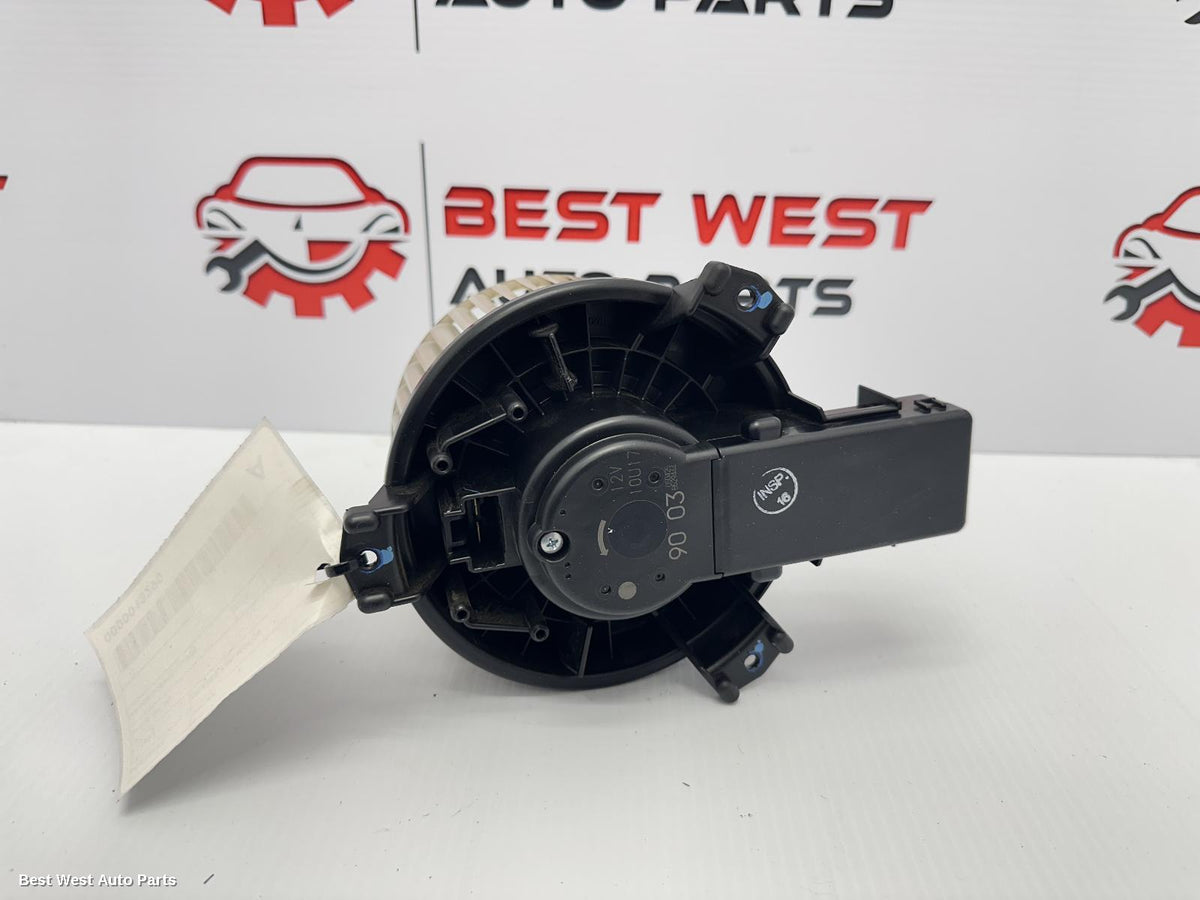 2018 TOYOTA HILUX Heater Fan Motor