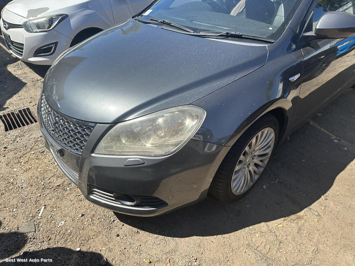 2011 SUZUKI KIZASHI Left Rear Door/Sliding