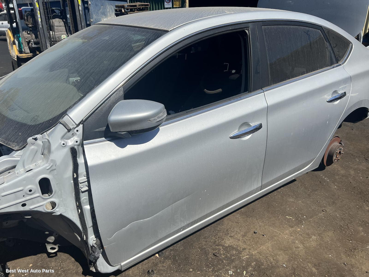2015 NISSAN PULSAR RIGHT_REAR_DOOR_SLIDING