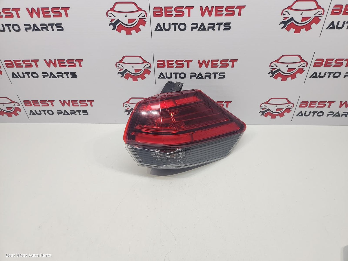2020 NISSAN XTRAIL Right Taillight