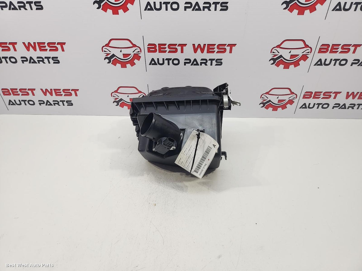 2013 TOYOTA COROLLA Air Cleaner/Box