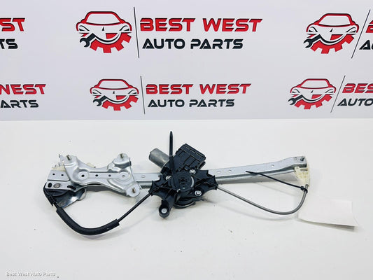 2021 TOYOTA COROLLA Right Front Window Reg/Motor