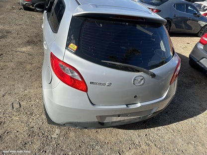 2008 MAZDA 2 Right Guard