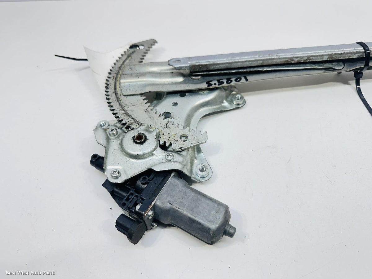 2020 MITSUBISHI OUTLANDER Right Front Window Reg/Motor