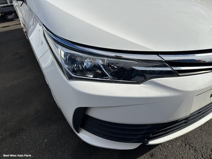 2017 TOYOTA COROLLA Right Headlamp