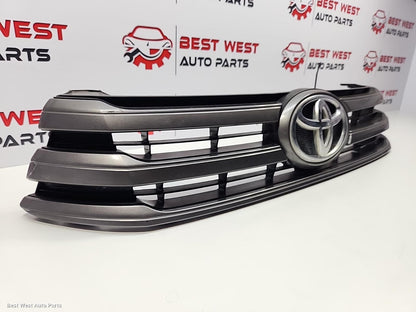 2017 TOYOTA HILUX Grille