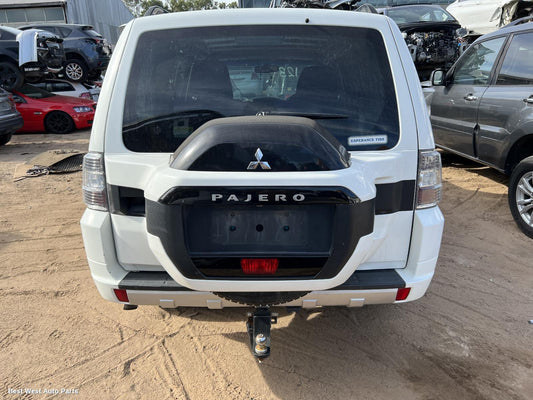 2015 MITSUBISHI PAJERO Rear Bumper