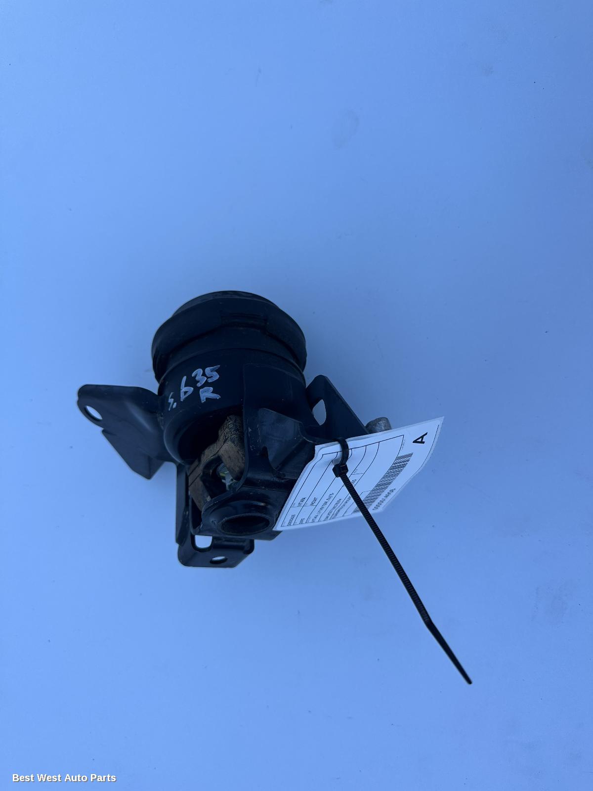 2023 SUZUKI VITARA Mount