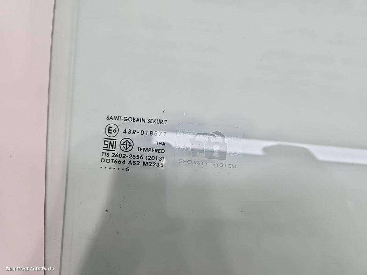 2025 MAZDA BT50 Right Front Door Window