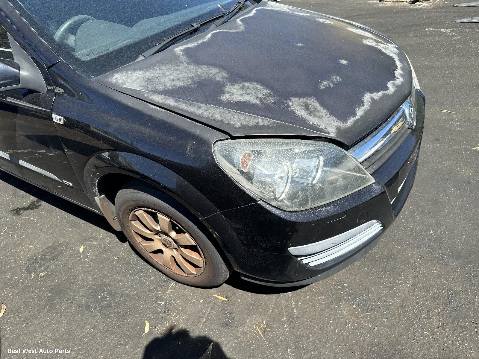 2006 HOLDEN ASTRA Right Guard