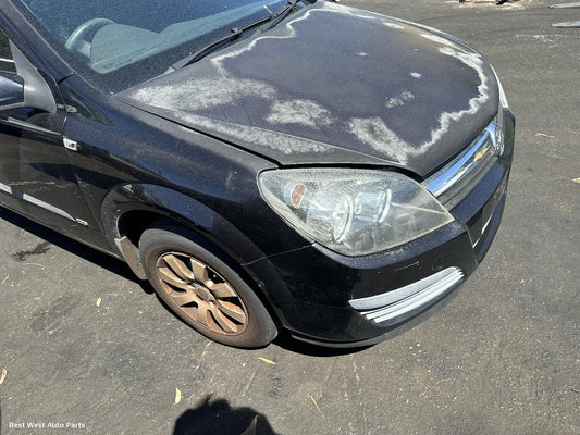 2006 HOLDEN ASTRA Right Guard
