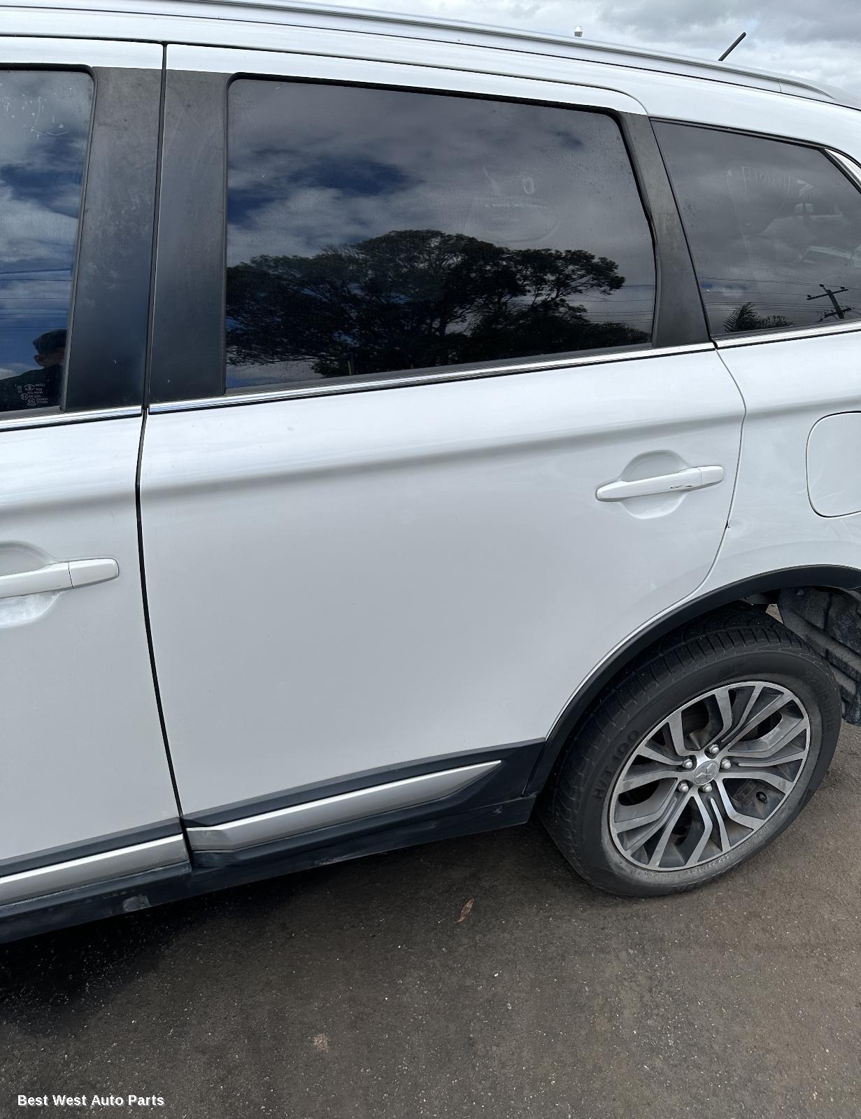 2016 MITSUBISHI OUTLANDER Left Rear Door/Sliding