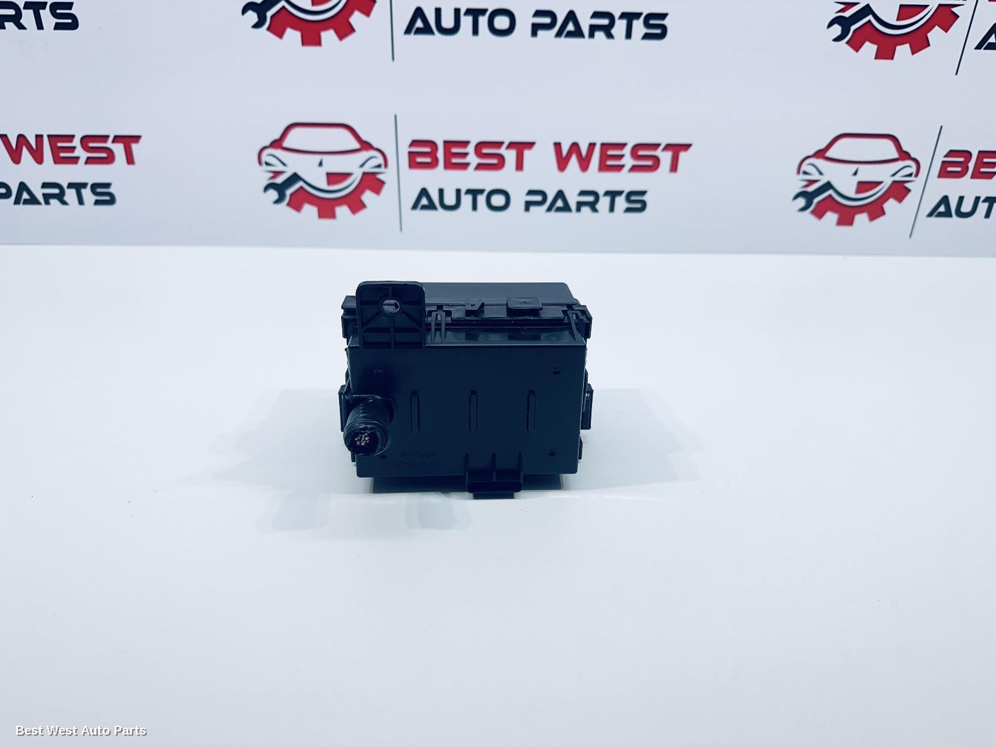 2024 NISSAN NAVARA Fuse Box