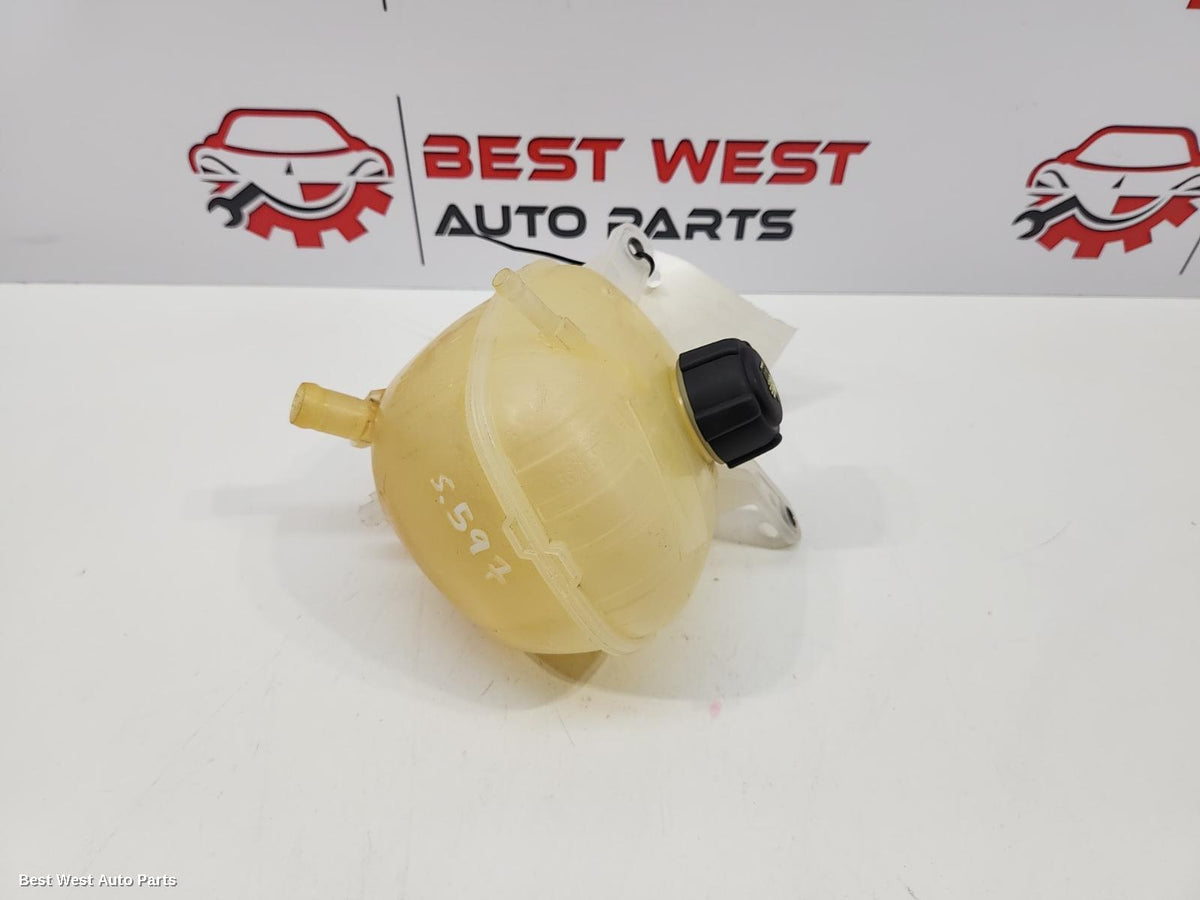 2023 MITSUBISHI OUTLANDER Overflow Bottle