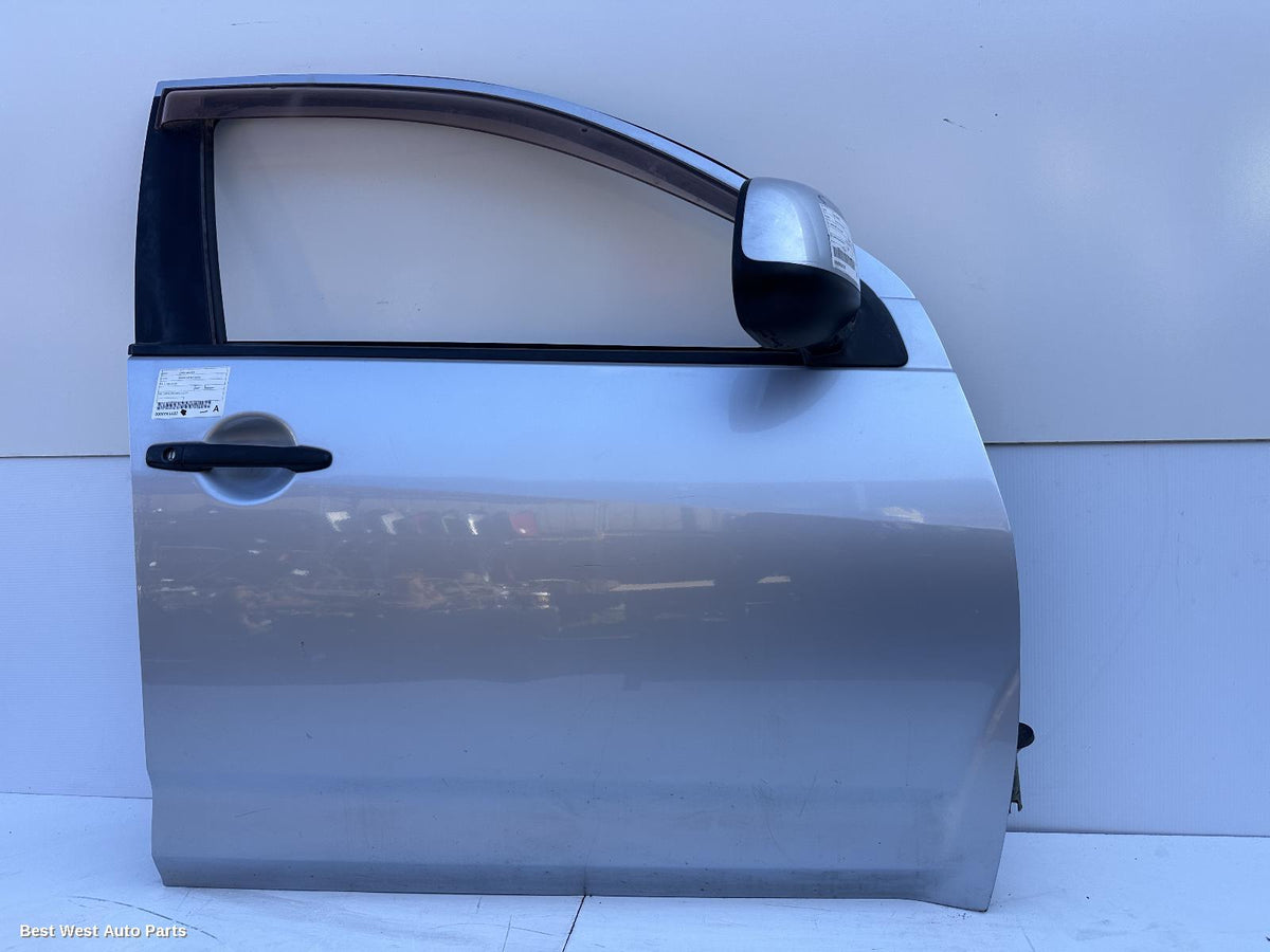 2007 MITSUBISHI OUTLANDER Right Front Door
