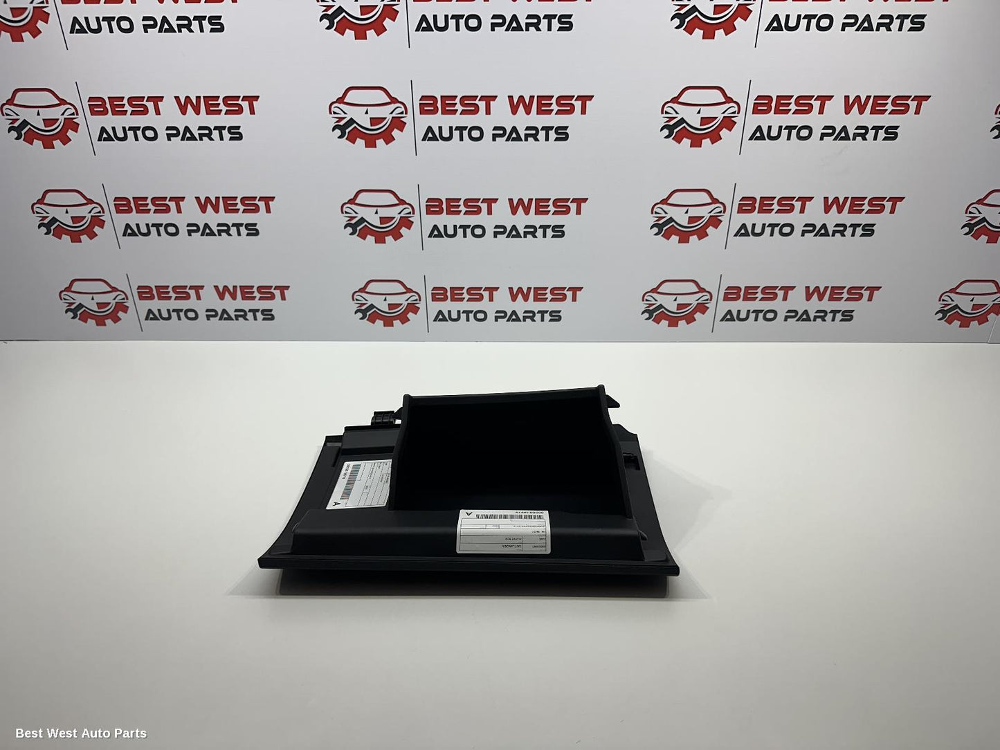 2023 MITSUBISHI OUTLANDER Glove Box