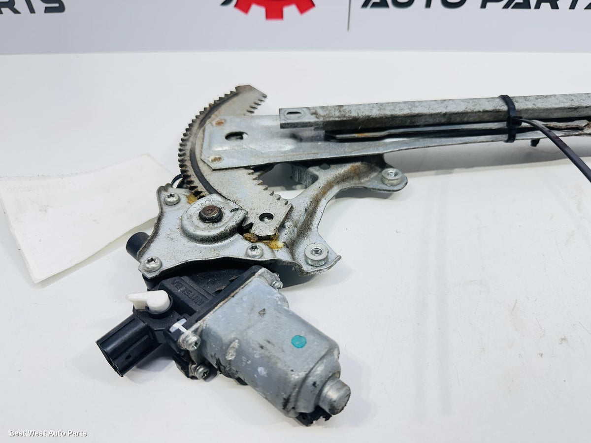 2016 HONDA CRV Right Front Window Reg/Motor