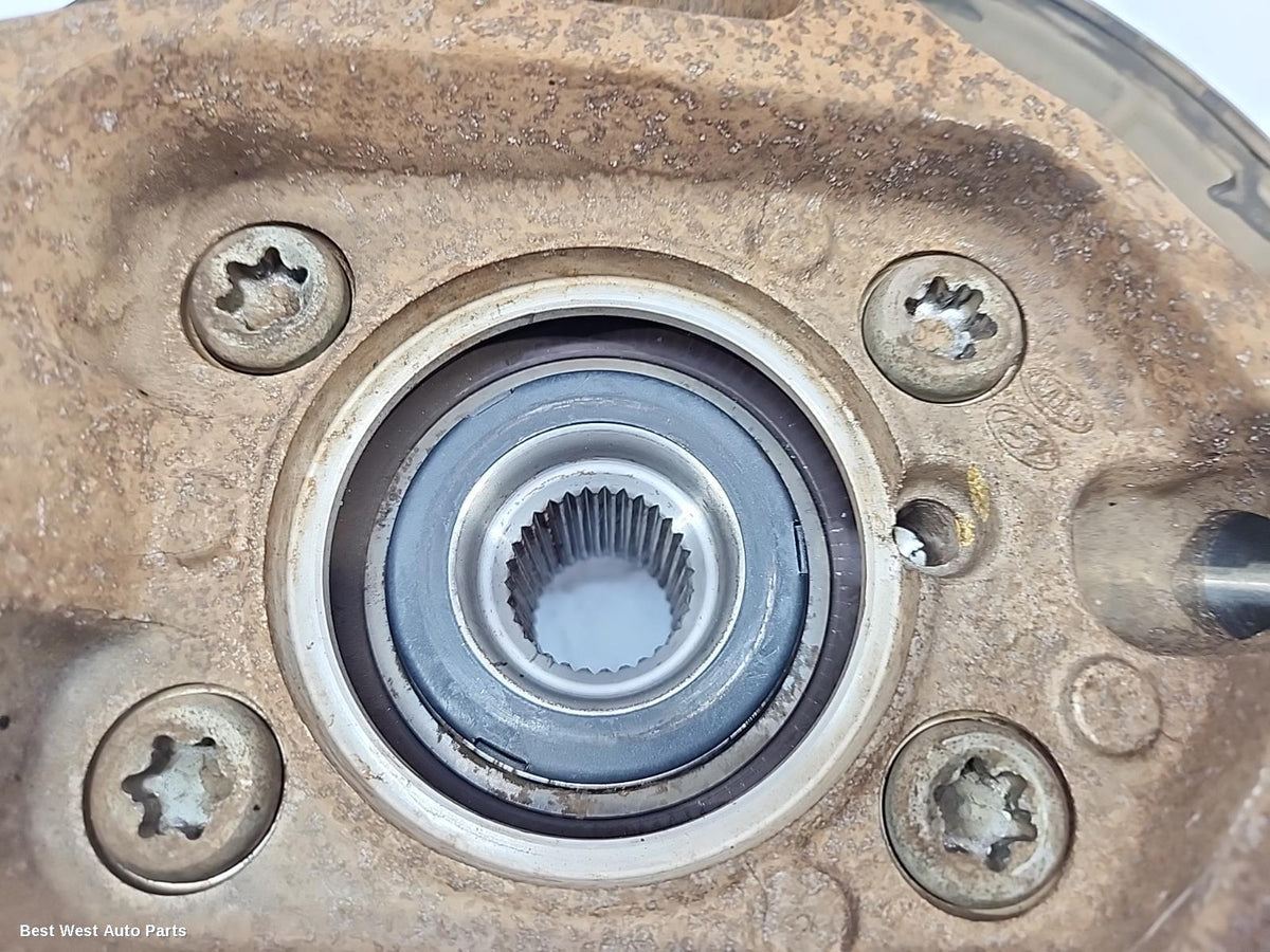 2020 HYUNDAI SANTA FE Right Front Hub Assembly