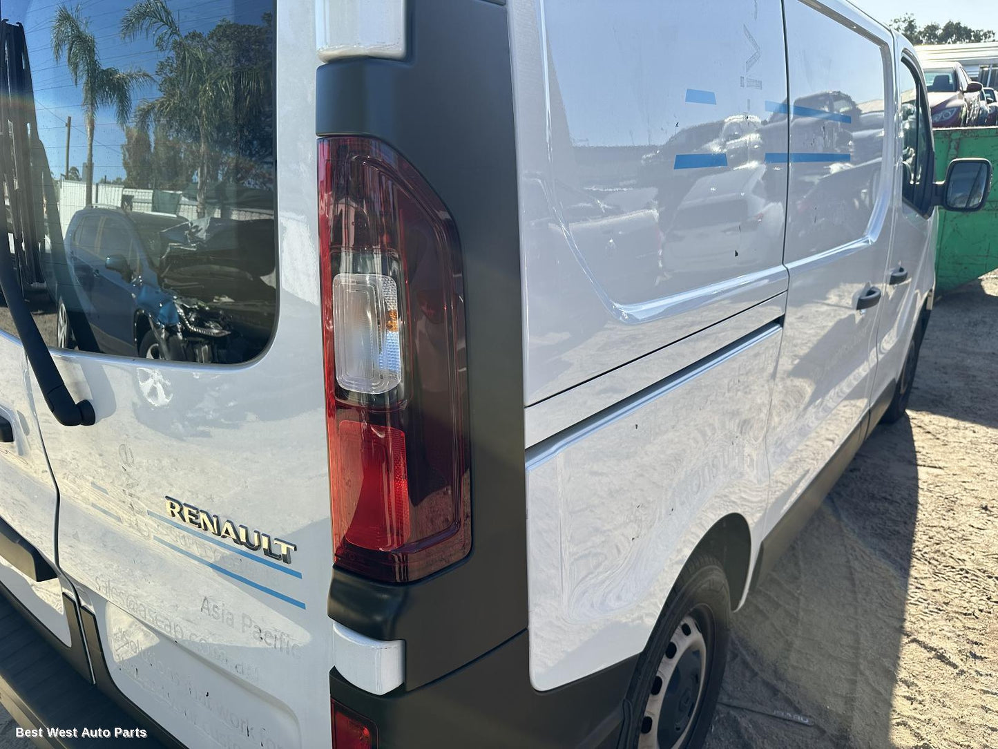 2024 RENAULT TRAFIC Right Taillight