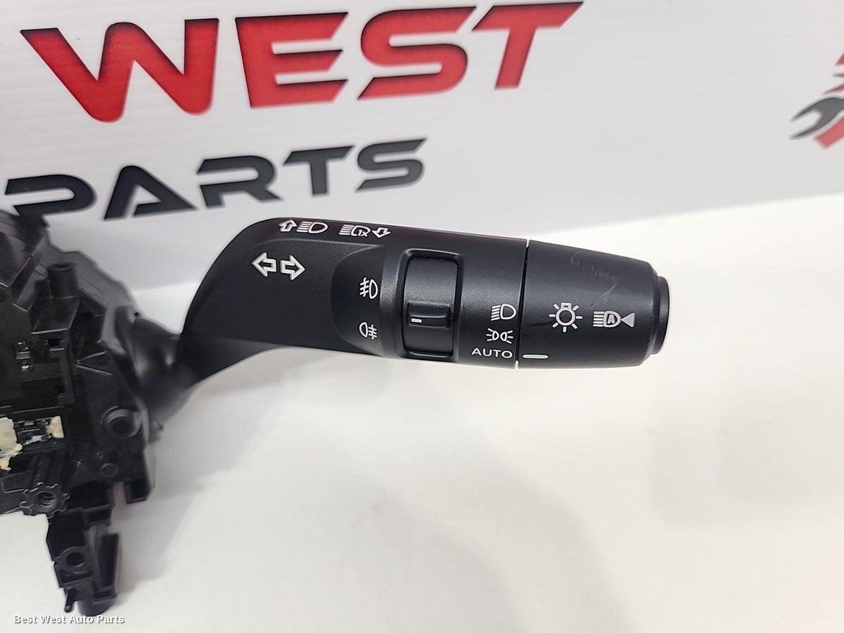 2025 MITSUBISHI OUTLANDER Pwr Dr Wind Switch