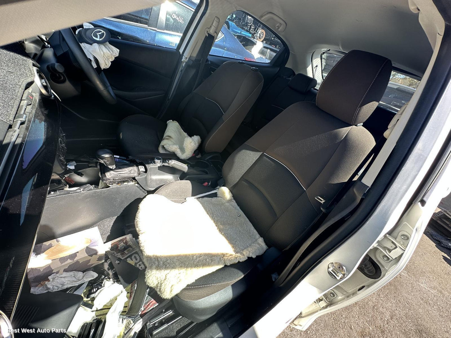 2021 MAZDA 2 Front Seat