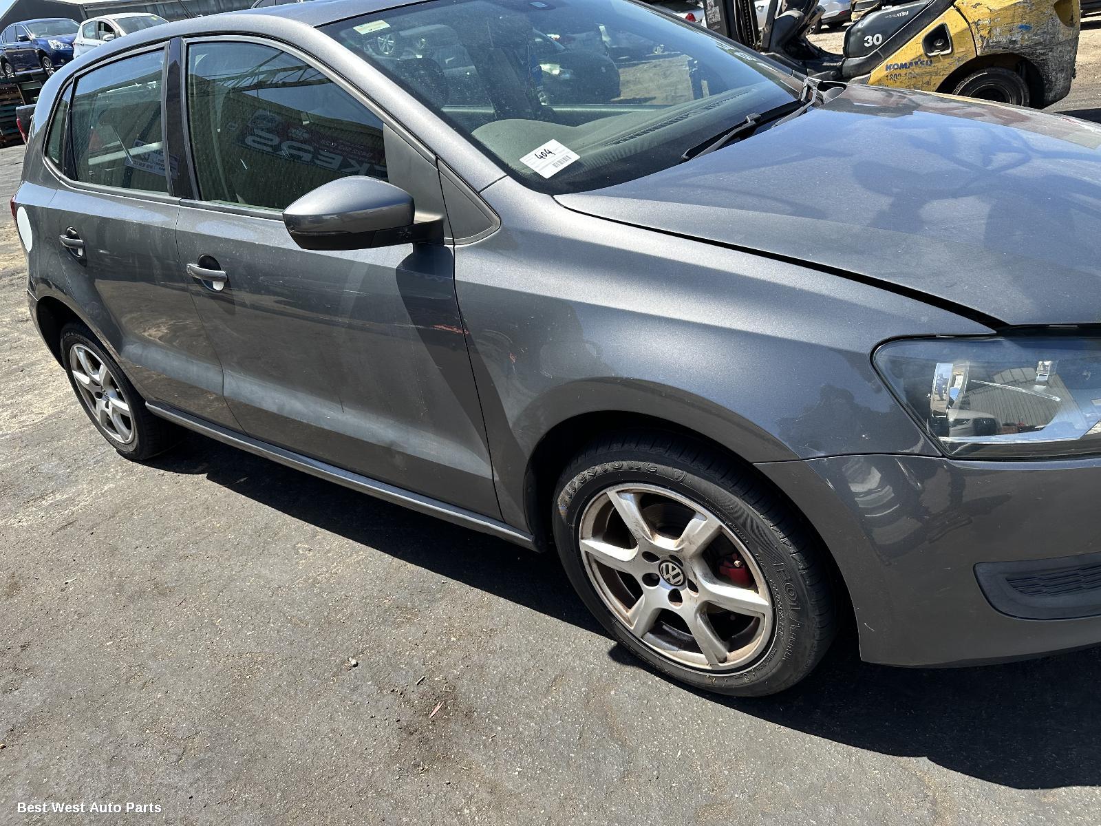 2012 VOLKSWAGEN POLO Left Guard