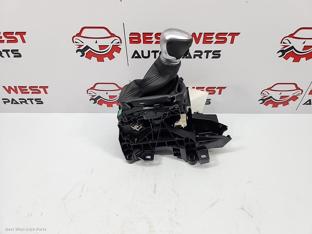 2020 TOYOTA C-HR Gear Stick/Shifter