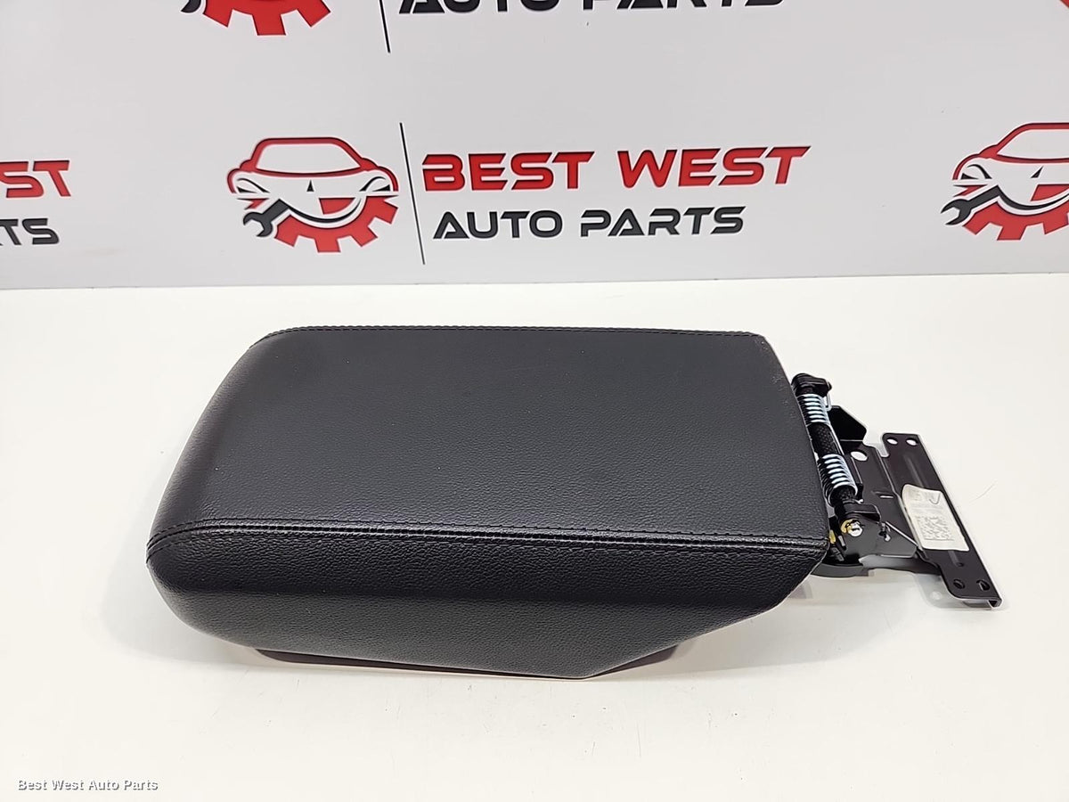 2024 KIA SPORTAGE Console