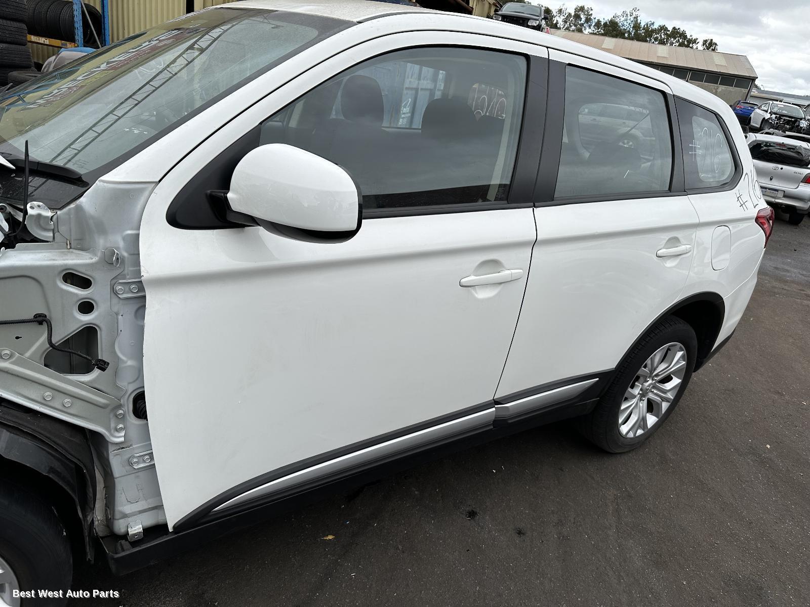 2021 MITSUBISHI OUTLANDER Side Step/Skirt