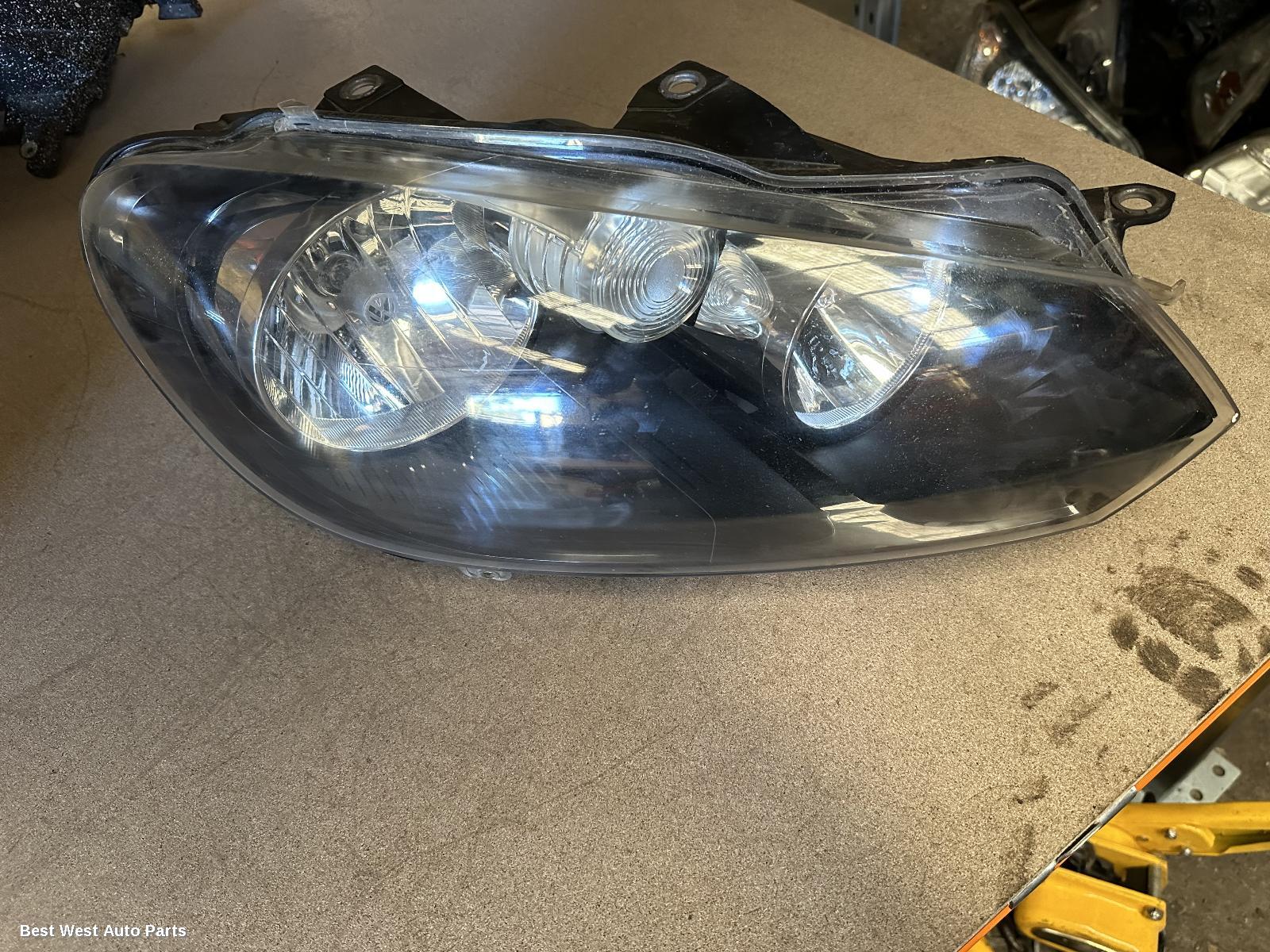 2011 VOLKSWAGEN GOLF Right Headlamp