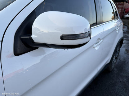 2019 MITSUBISHI ASX Console