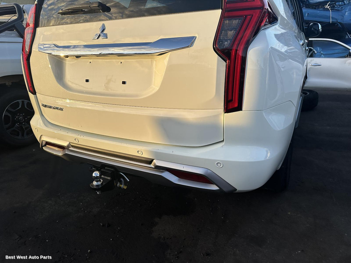 2025 MITSUBISHI PAJERO Rear Bumper