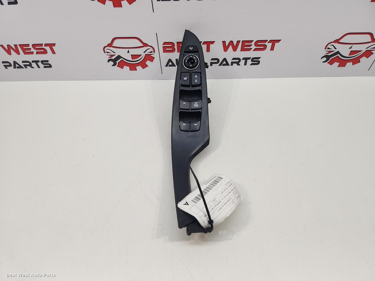 2015 HYUNDAI I30 Pwr Dr Wind Switch