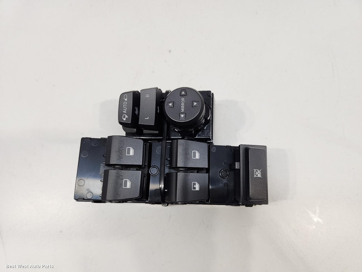 2020 HYUNDAI I30 Pwr Dr Wind Switch