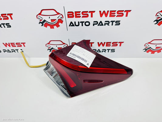 2018 TOYOTA COROLLA Right Taillight