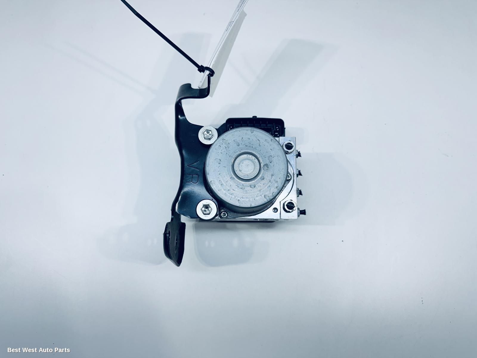 2024 TOYOTA HILUX Abs Pump/Modulator