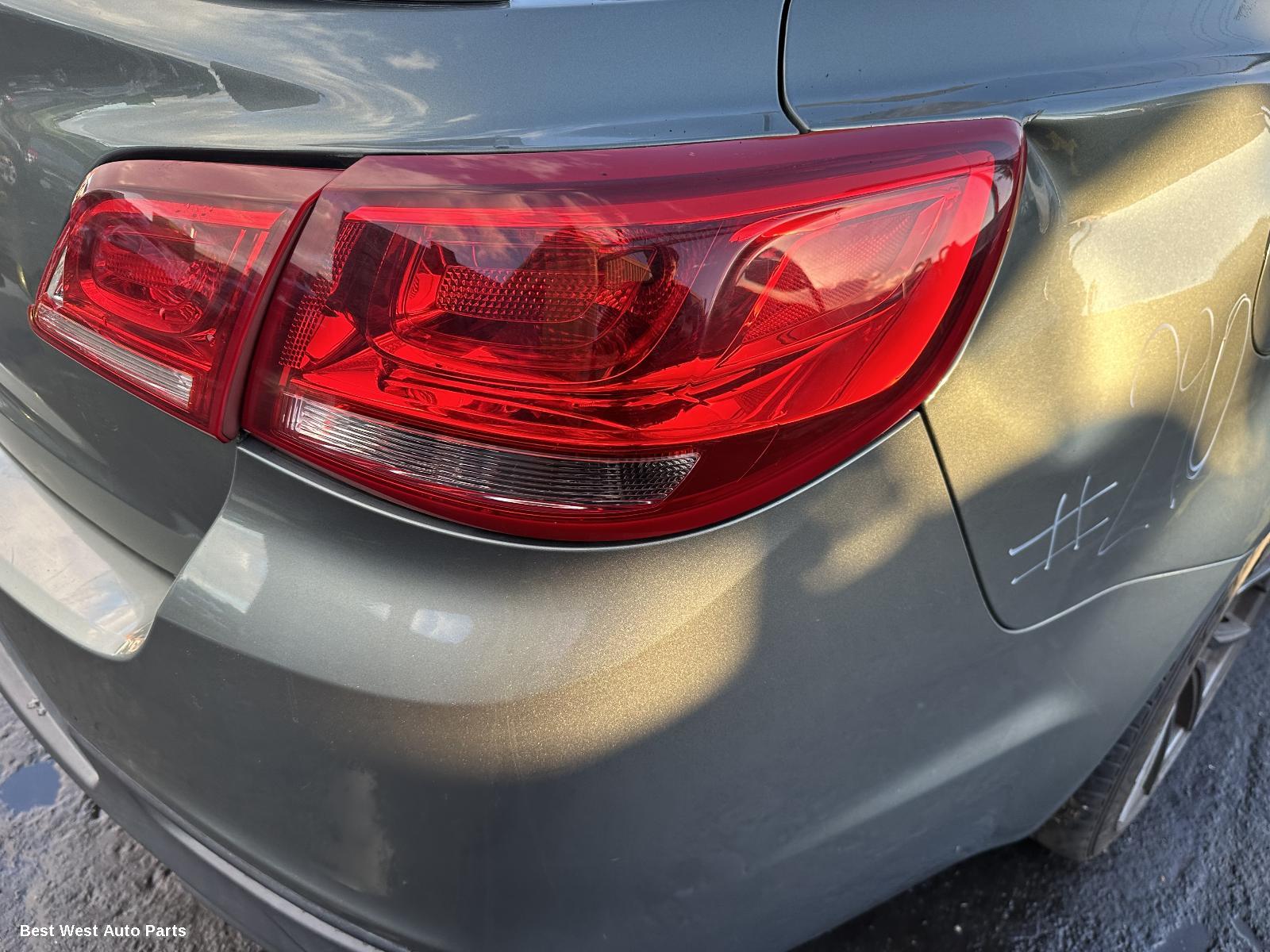 2013 HOLDEN COMMODORE Right Taillight