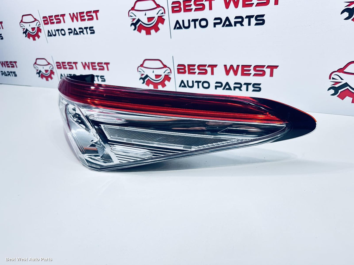 2021 TOYOTA CAMRY Right Taillight