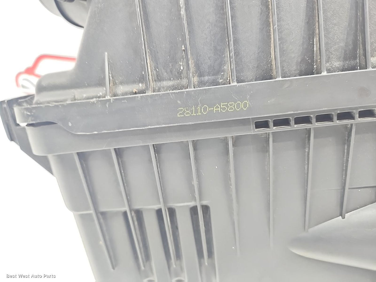 2014 HYUNDAI I30 Air Cleaner/Box