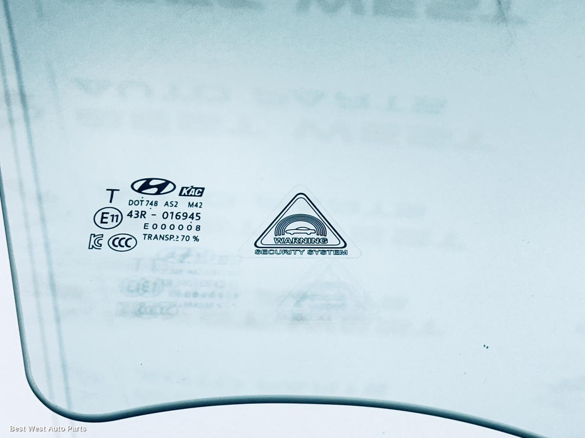 2023 HYUNDAI I30 Right Front Door Window