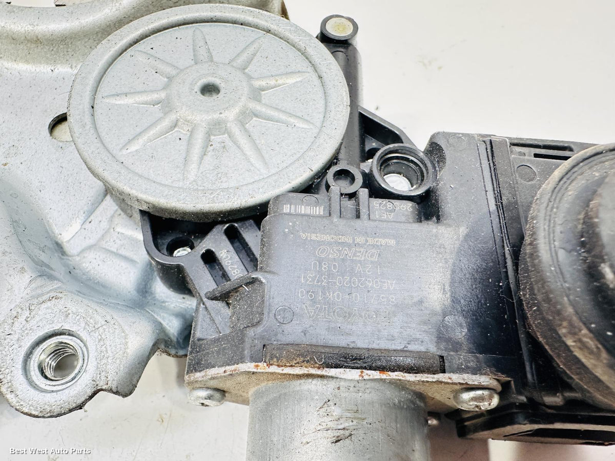 2018 TOYOTA HILUX Right Front Window Reg/Motor