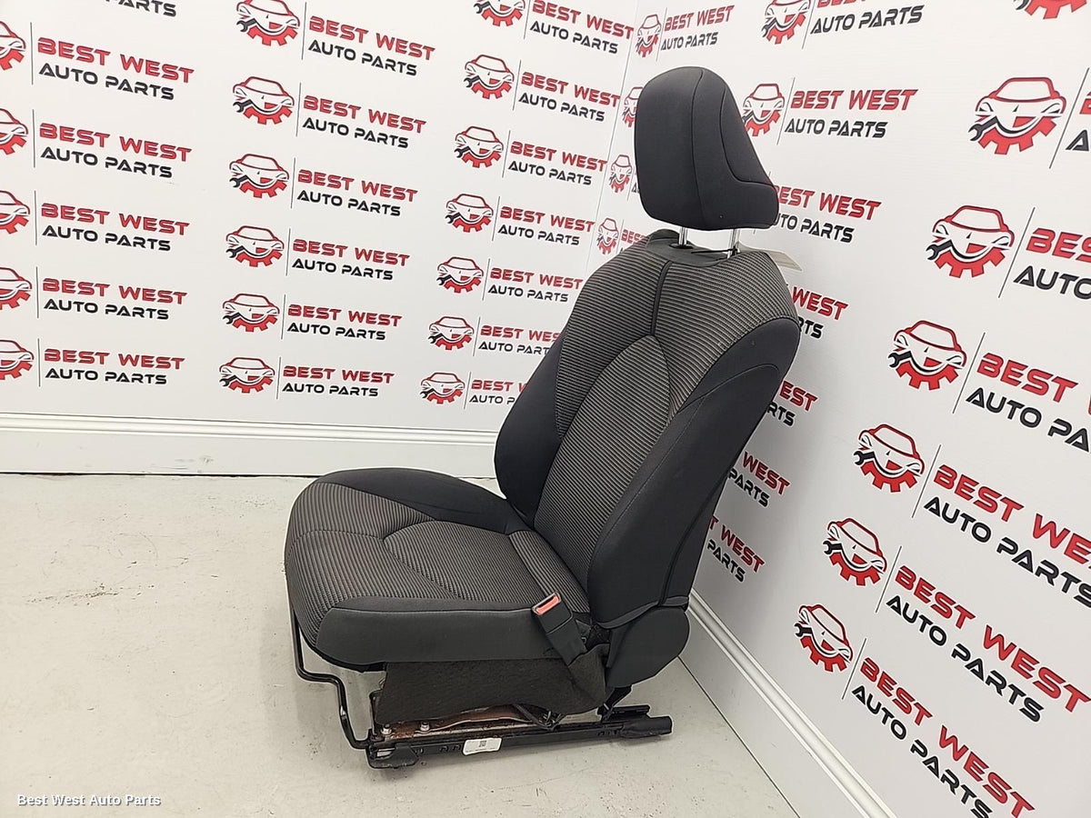 2022 TOYOTA KLUGER Front Seat