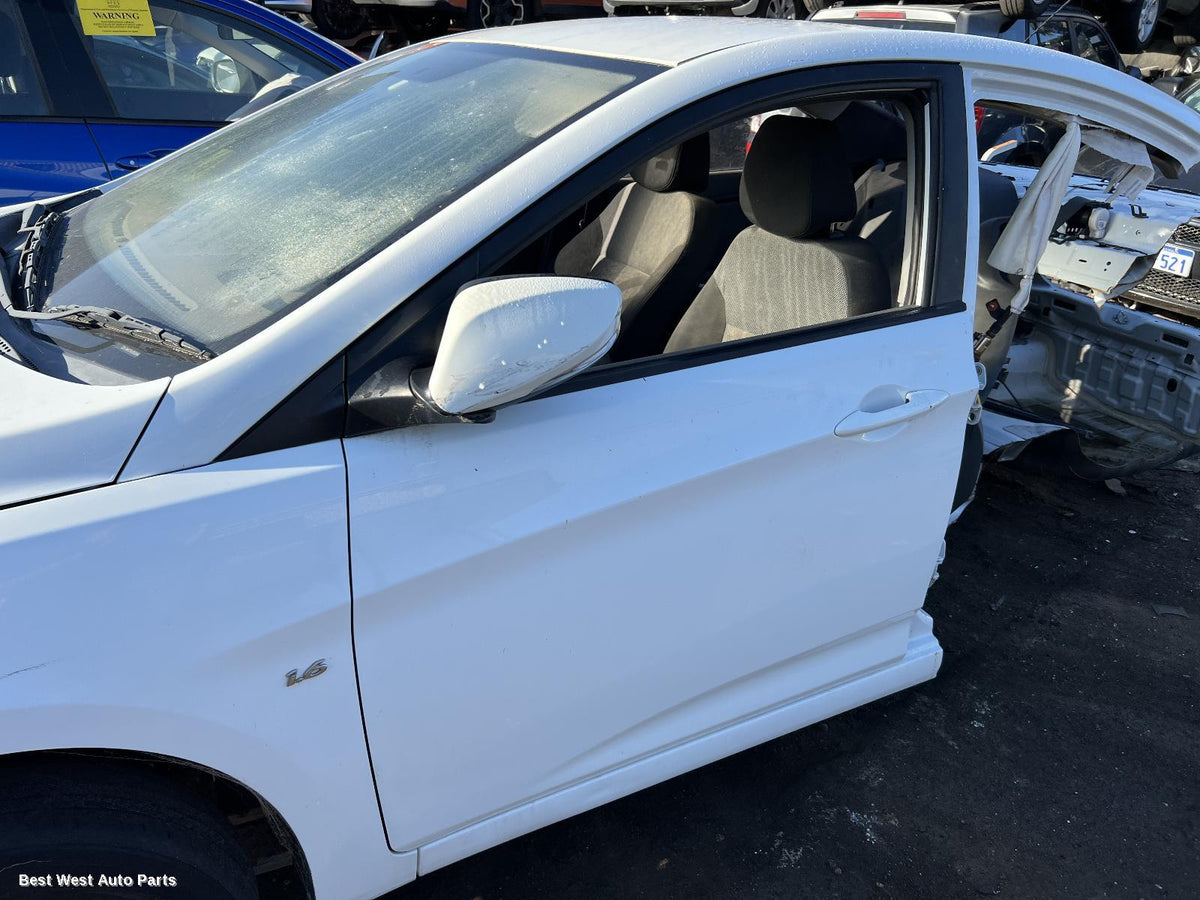 2013 HYUNDAI ACCENT A/C Compressor