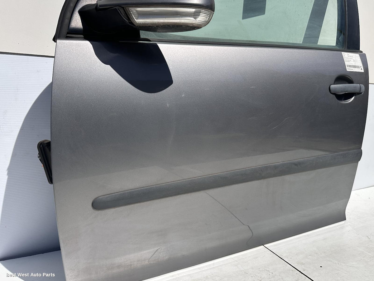 2008 VOLKSWAGEN GOLF Left Front Door